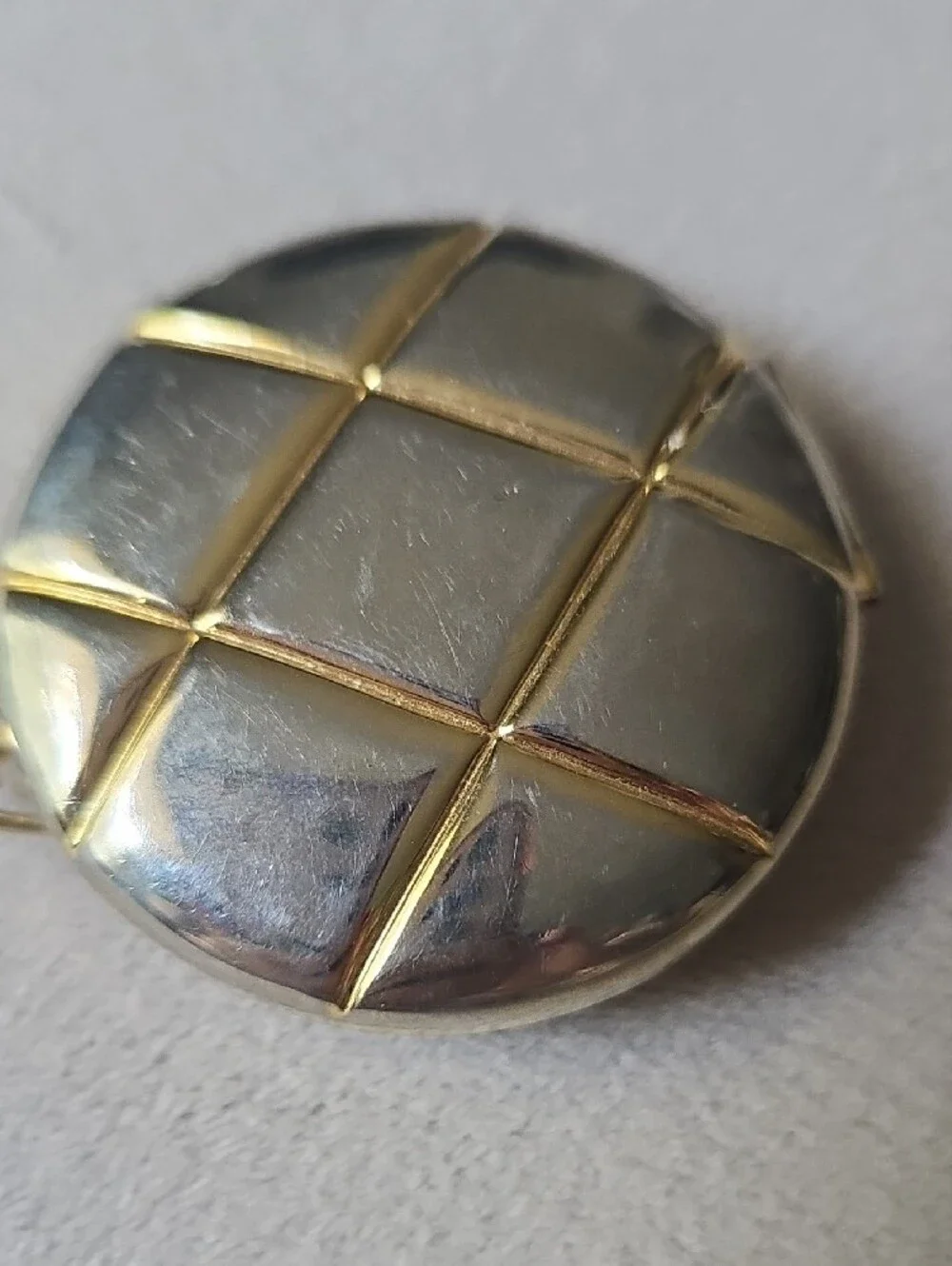 Estee LAUDER 2000s Quilted Round SMALL Compact  Powder Mirror  Accessories